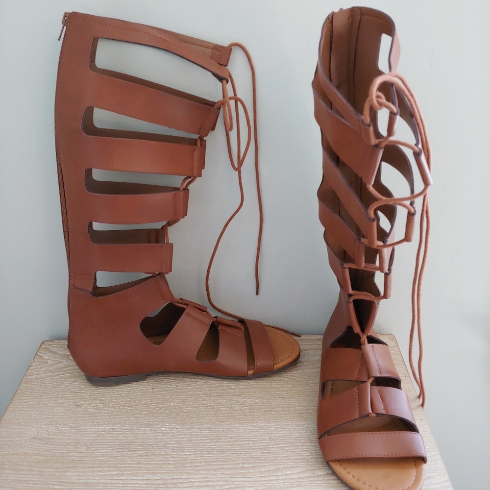 Shoes - Picture 1 of 4